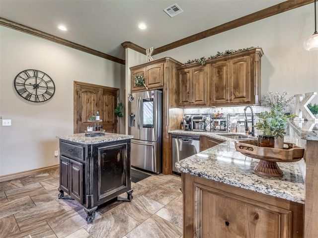 953 County Street 2982, Blanchard, OK 73010