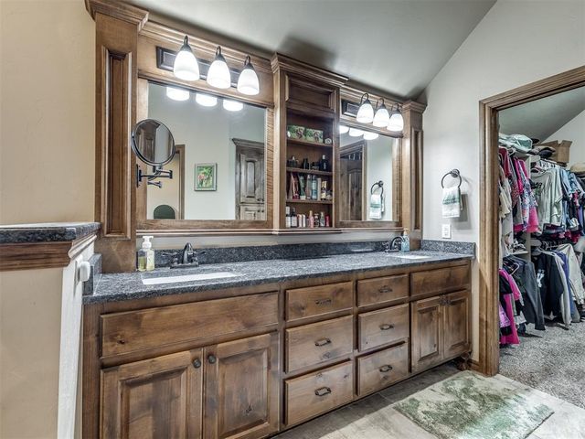 953 County Street 2982, Blanchard, OK 73010