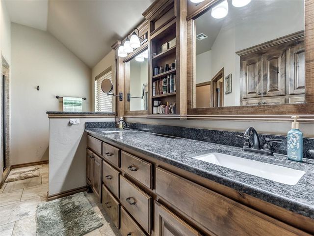 953 County Street 2982, Blanchard, OK 73010