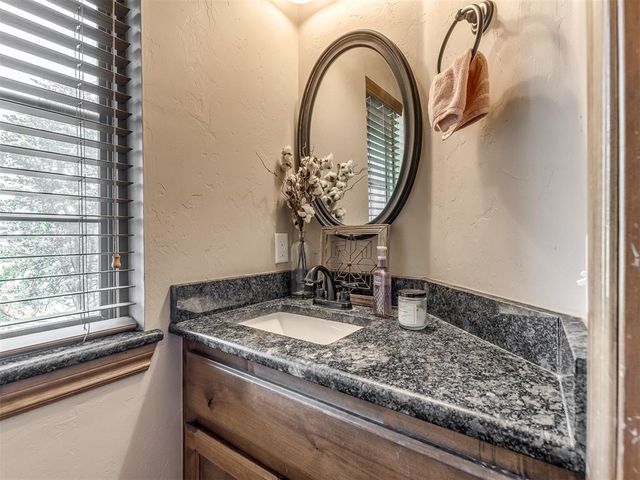 953 County Street 2982, Blanchard, OK 73010