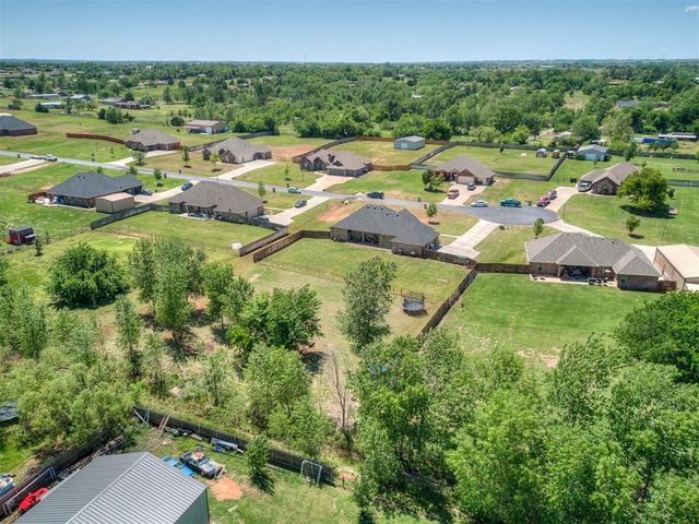 953 County Street 2982, Blanchard, OK 73010