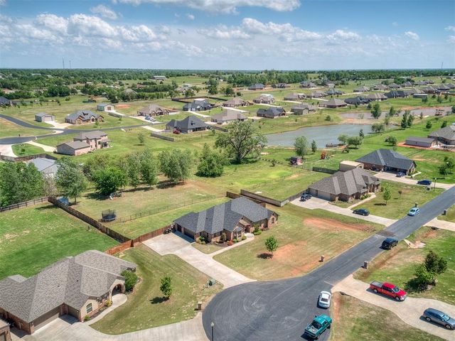 953 County Street 2982, Blanchard, OK 73010