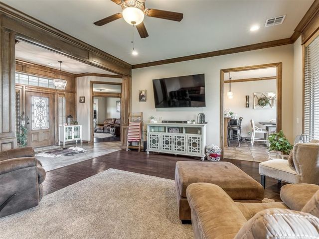 953 County Street 2982, Blanchard, OK 73010