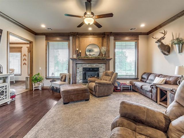 953 County Street 2982, Blanchard, OK 73010