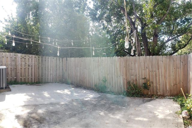 2414 SW 145th Pl 2414, Miami, FL 33175