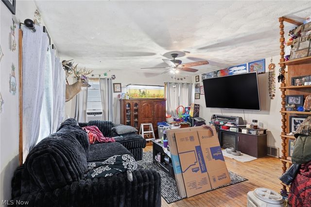 113 15th Street NW, Barberton, OH 44203