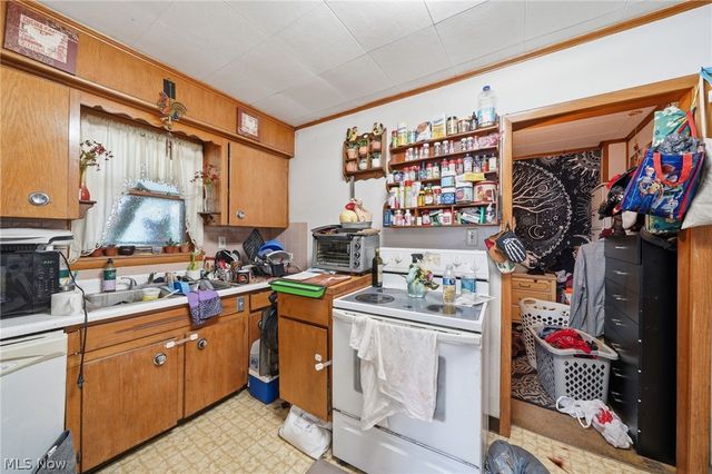 113 15th Street NW, Barberton, OH 44203