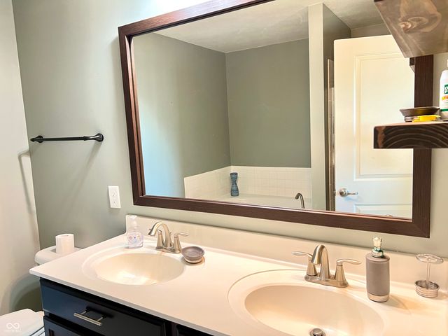 5778 W Commonview Drive, Mccordsville, IN 46055