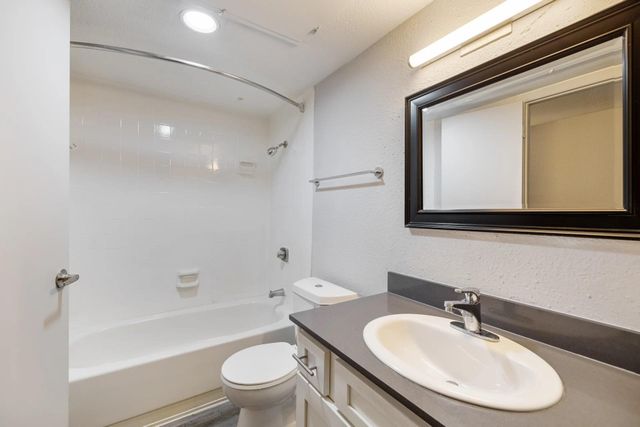 8701 Town Park Drive 7-1198, Houston, TX 77036
