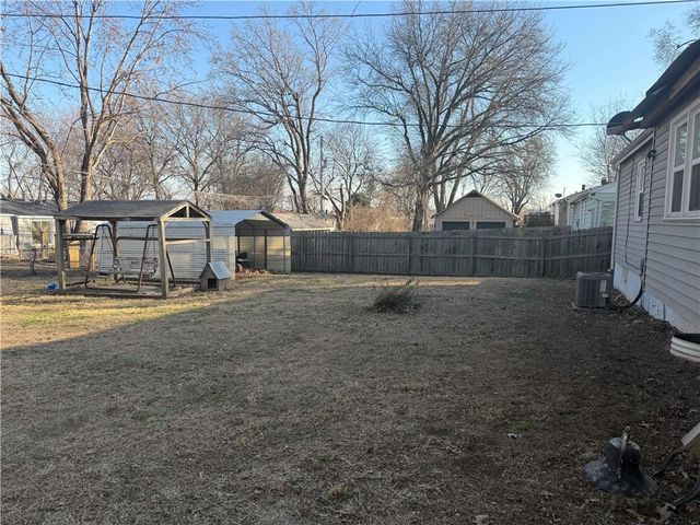 4305 S Main Street, Independence, MO 64055