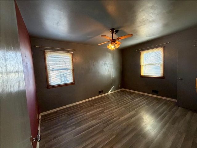 4305 S Main Street, Independence, MO 64055