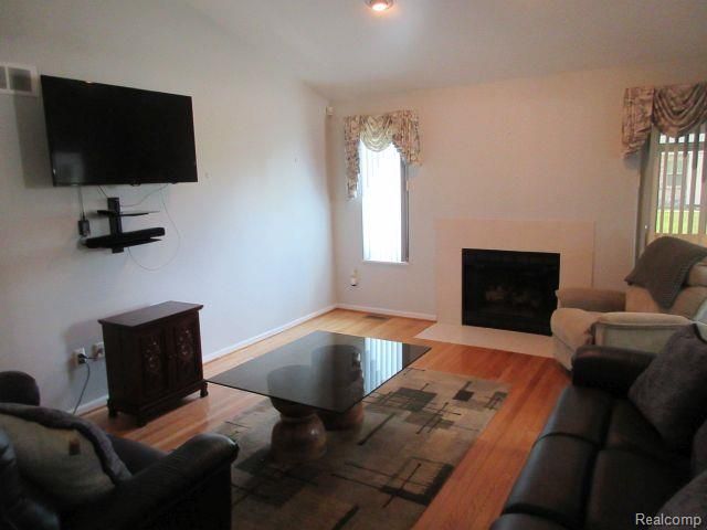 33882 Lipke Street, Clinton Charter Township, MI 48035