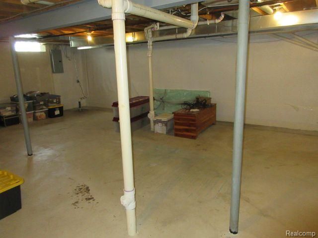 33882 Lipke Street, Clinton Charter Township, MI 48035