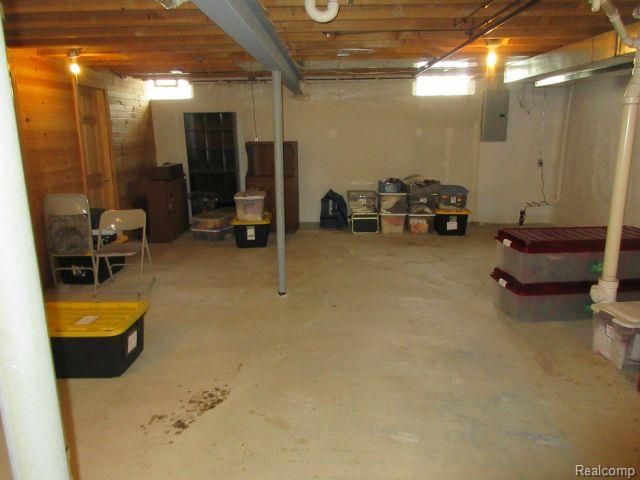 33882 Lipke Street, Clinton Charter Township, MI 48035