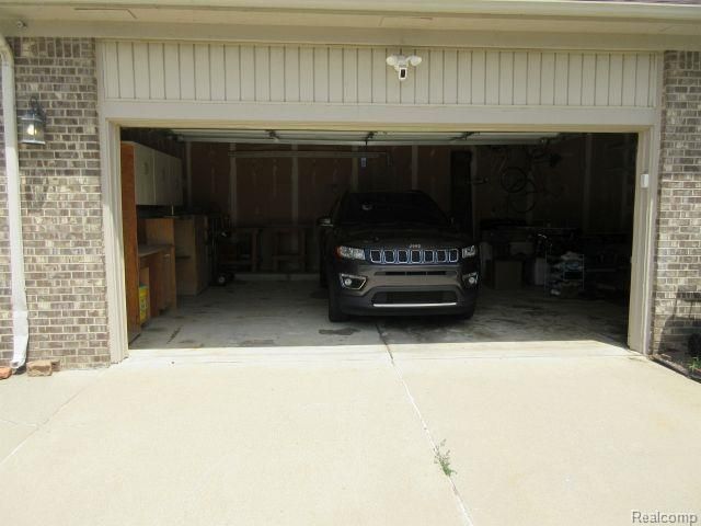 33882 Lipke Street, Clinton Charter Township, MI 48035