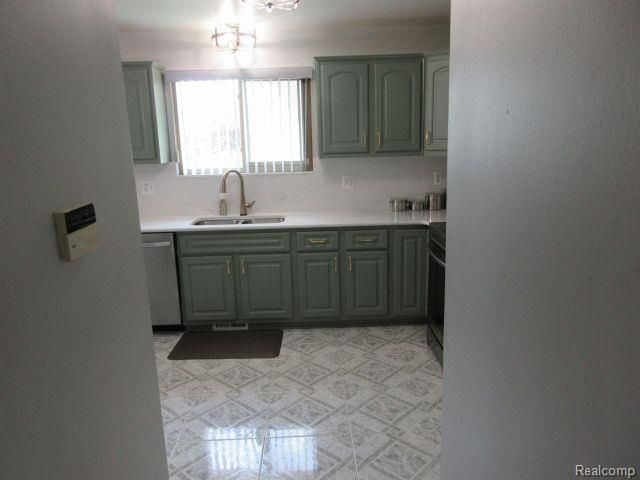 33882 Lipke Street, Clinton Charter Township, MI 48035