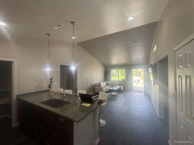 23274 Wellington Avenue, Warren, MI 48089
