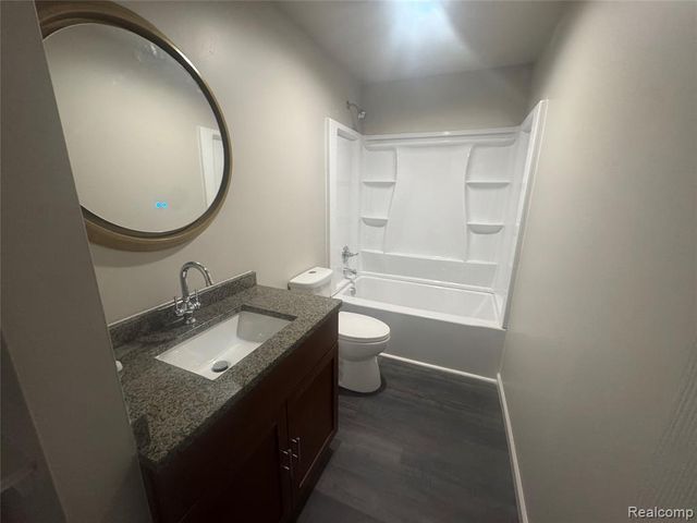 23274 Wellington Avenue, Warren, MI 48089