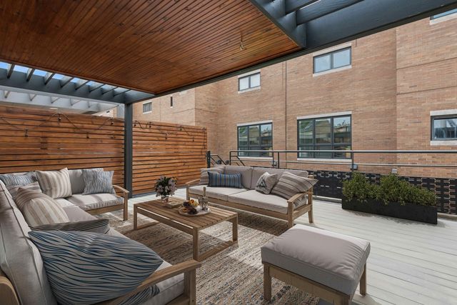 1957 N MAUD Avenue, Chicago, IL 60614