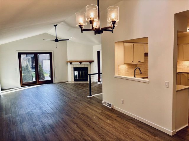 7555 Widgeon Way, Madison, WI 53717