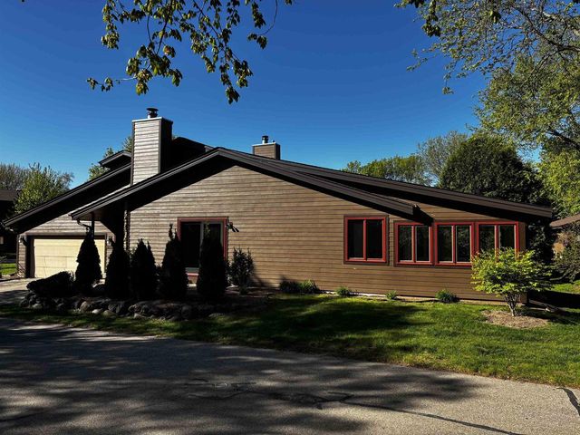 7555 Widgeon Way, Madison, WI 53717