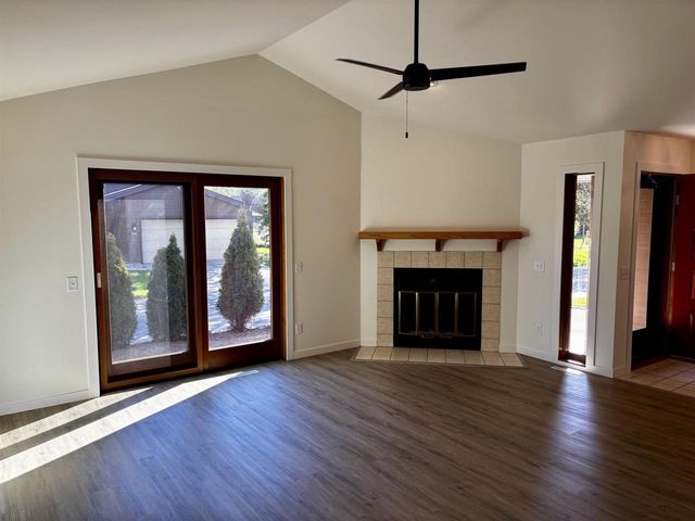 7555 Widgeon Way, Madison, WI 53717