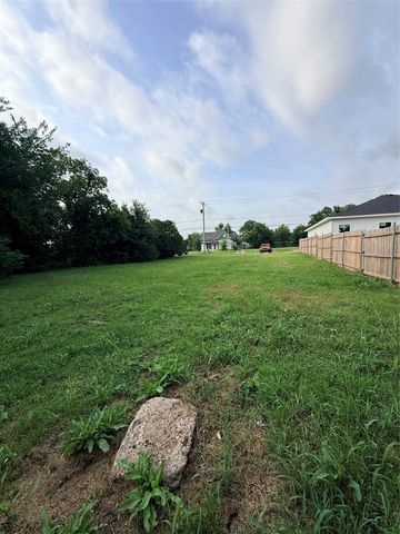 3932 Lee Street, Greenville, TX 75401