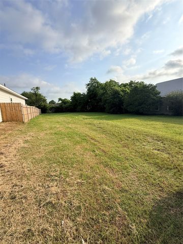 3932 Lee Street, Greenville, TX 75401