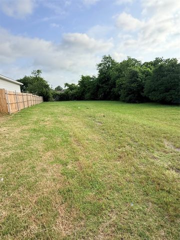 3932 Lee Street, Greenville, TX 75401