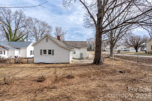 61 3rd Street NW, Concord, NC 28027