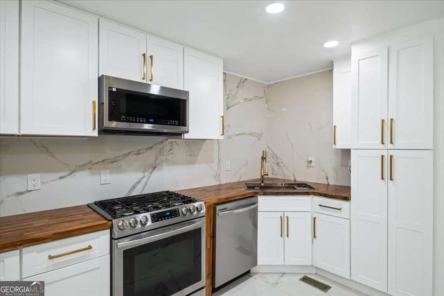 6857 Alexander Parkway, Douglasville, GA 30135