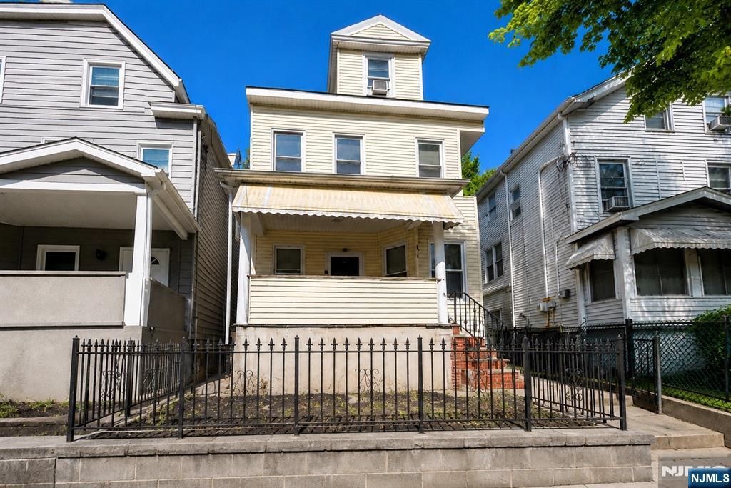 674 24th Street, Paterson, NJ 07504