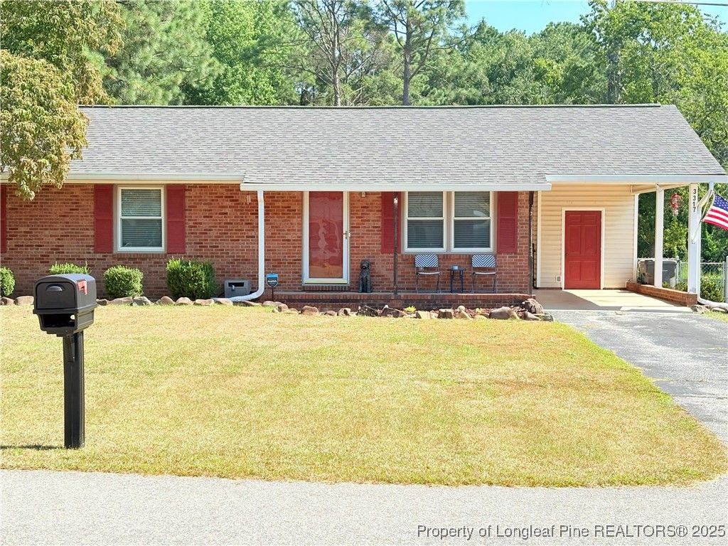 3317 Forest Lake Drive, Hope Mills, NC 28348