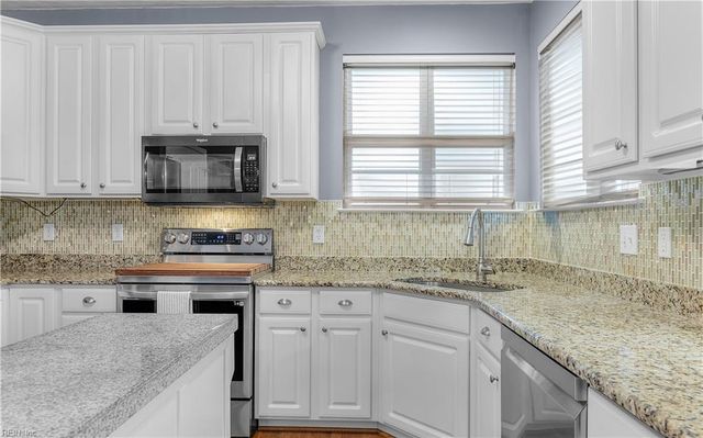 1608 Pinedale LN, Chesapeake, VA 23322