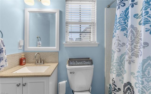 1608 Pinedale LN, Chesapeake, VA 23322