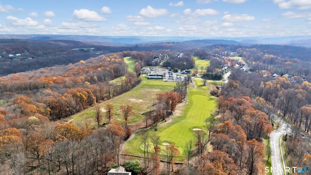 607 Championship Drive 607, Oxford, CT 06478