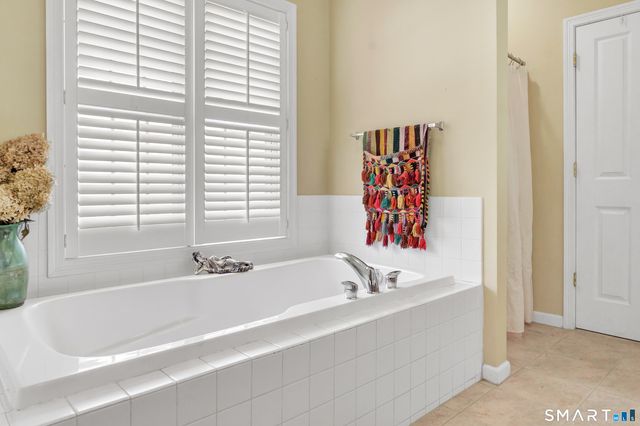 607 Championship Drive 607, Oxford, CT 06478