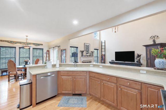 607 Championship Drive 607, Oxford, CT 06478