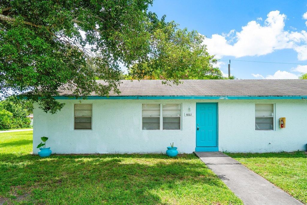 4861 Gulfstream Road, Lake Worth, FL 33460