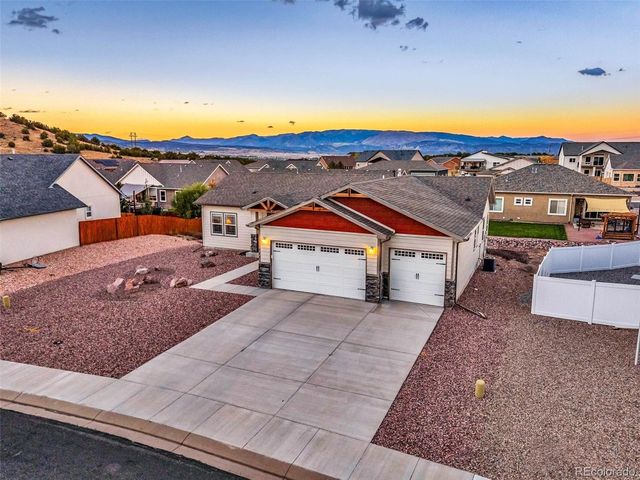 423 Frontier PL, Canon City, CO 81212