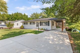 305 Roselawn Avenue, Fairview Heights, IL 62208