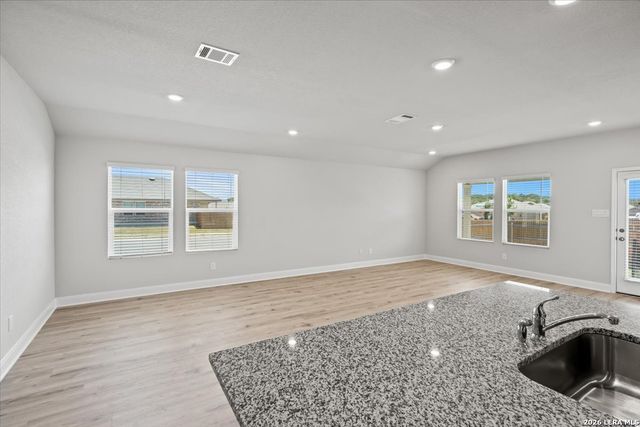 1400 REDWOOD CRK, Seguin, TX 78155