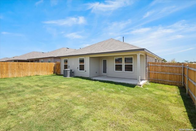1400 REDWOOD CRK, Seguin, TX 78155