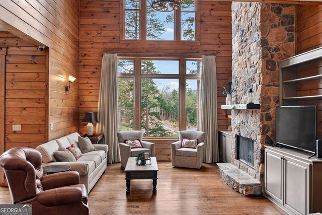127 Azure Point, Blue Ridge, GA 30513