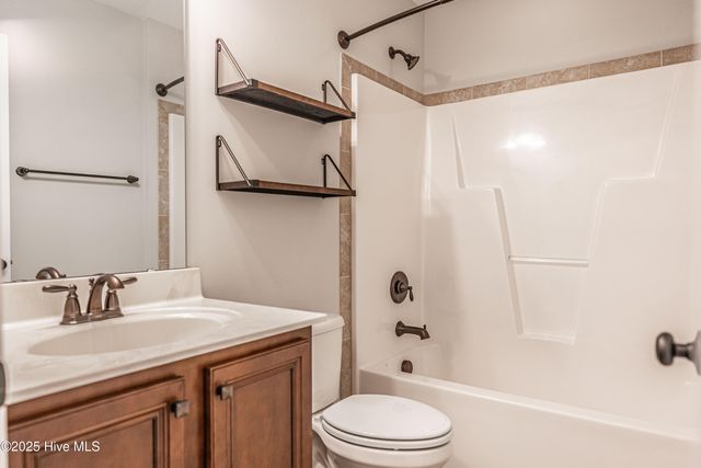 100 Wiregrass Lane, Southern Pines, NC 28387