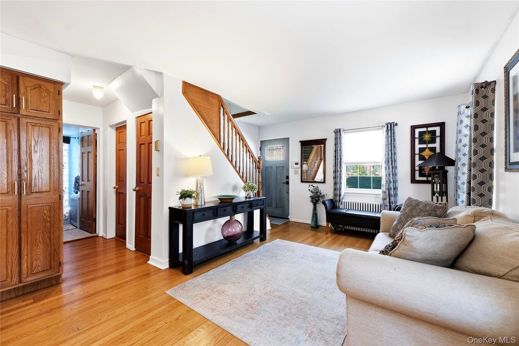 205 Stuart Road, Valley Stream, NY 11581 — photo 4