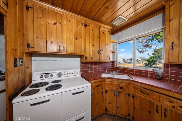 21798 Standing Rock Ave, Apple Valley, CA 92307
