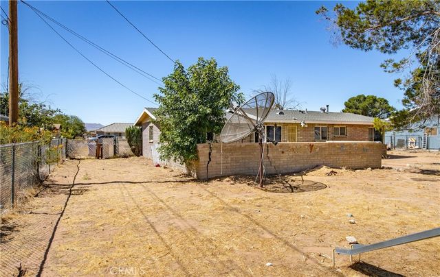 21798 Standing Rock Ave, Apple Valley, CA 92307