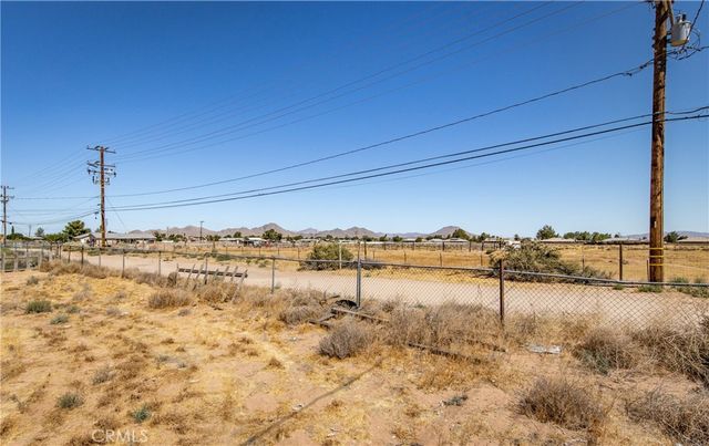 21798 Standing Rock Ave, Apple Valley, CA 92307