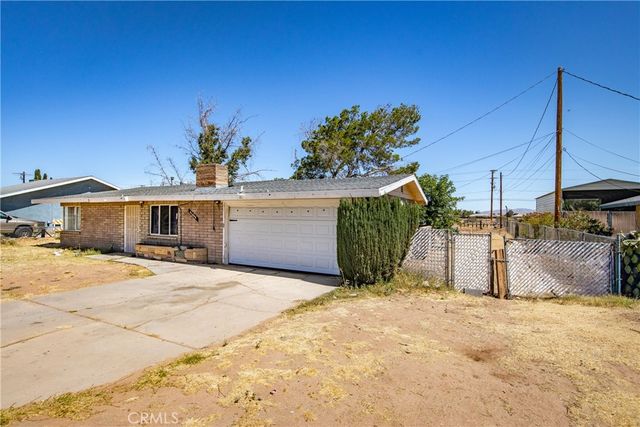 21798 Standing Rock Ave, Apple Valley, CA 92307